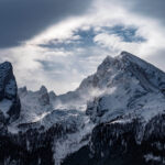 Watzmann im Winter mit mystischer Wolkenstimmung
