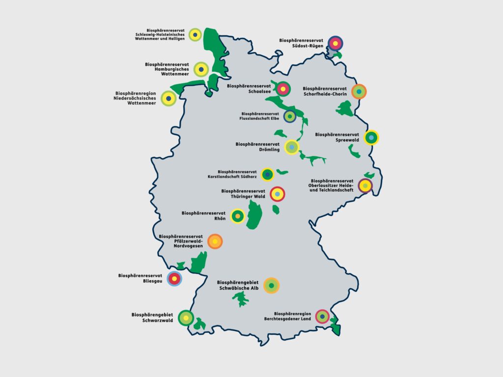 Deutschlandkarte mit allen Biosphärenreservaten (Logos und Fläche)