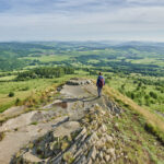 Wanderer unterwegs an der Abtsrodaer Kuppe