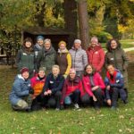Die Kursteilnehmerinnen und -leitungen im Kurpark in Pfronten.