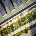 Luftaufnahme des naturnahen Außengeländes des Partnerbetriebs HÖRL Kunststofftechnik GmbH & Co. KG