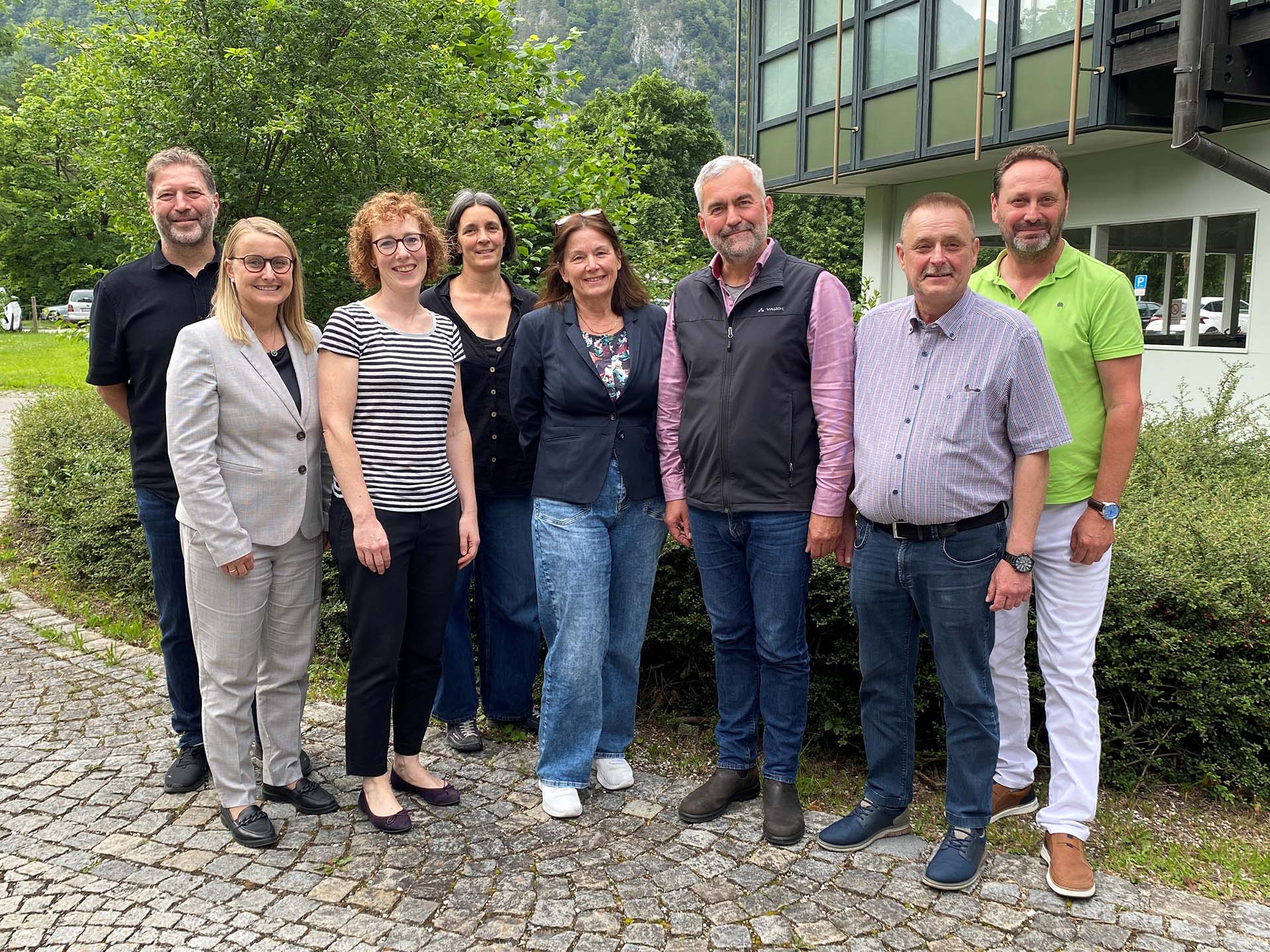 Gruppenfoto des Beirats der Nationalpark- und Biosphärenschulen nach der Jurysitzung für den Wettbewerb