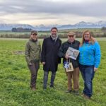Josef Ratzesperger erhält für sein Engagement im Naturschutz Grü-nen Engel des Bayerischen Umweltministeriums